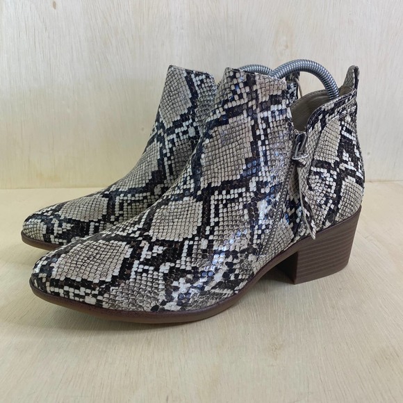 MIA Shoes - Mia Womens Auden Snakeskin Print Heel Ankle Zip Pointed Bootie Boots Shoes 8.5M
